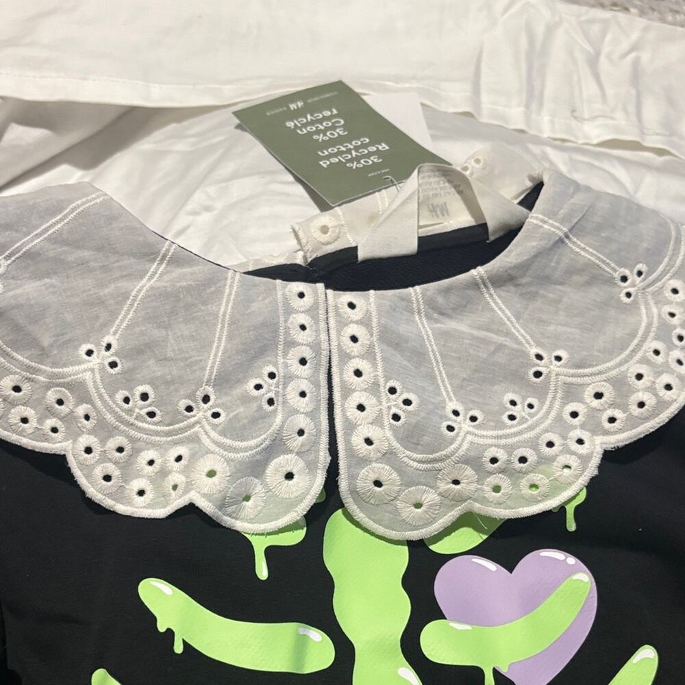H & m 7/8 Glow-in-the-Dark Skeleton
Sweatshirt Set for Kids new with tags nwt - Picture 9 of 15